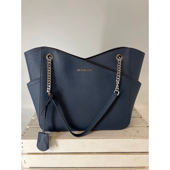 MICHAEL KORS, LARGE NAVY SAFFIANO LEAHTER SHOULDER BAG WITH CHARM - Picture 2 of 16